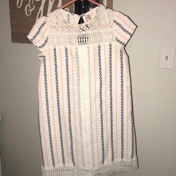 Woman’s Dress - Picture 1 of 3